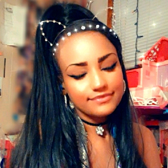 Meet your Posher, Latara! - Picture 1 of 1